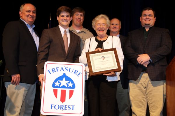 GOV. IVEY RECEIVES TREASURE FOREST CERTIFICATION ON MONROE COUNTY PROPERTY