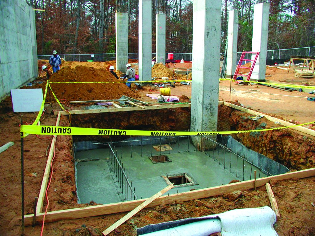 Construction of building in Winter 2003-2004, photo: Glover